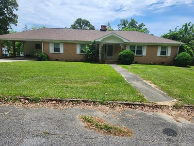 /international/us/102-s-dargan-av-greenwood-sc-110108452231/