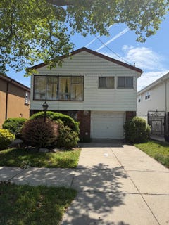 /international/us/160-07-87th-street-howard-beach-ny-110108691150/