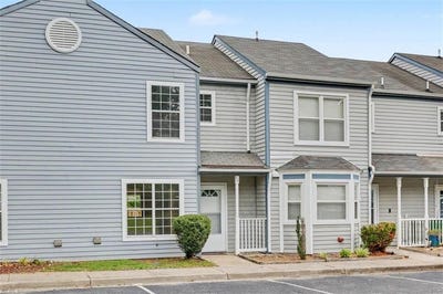 /international/us/18-bayview-court-hampton-va-110108933826/