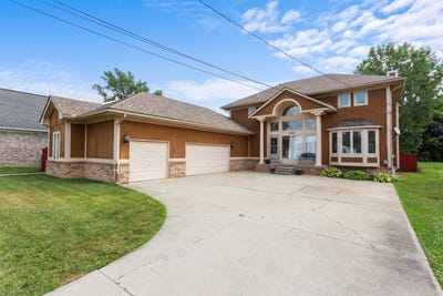 /international/us/32424-robeson-street-saint-clair-shores-mi-110100880603/