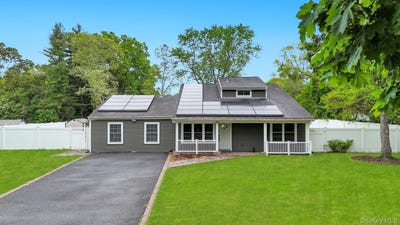/international/us/4-hale-lane-coram-ny-110108479837/