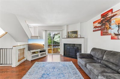 /international/us/14201-foothill-boulevard-sylmar-ca-110120137533/