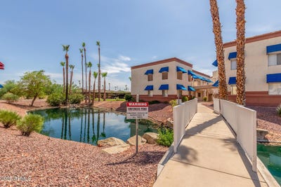 /international/us/12123-w-bell-road-surprise-az-110100803918/