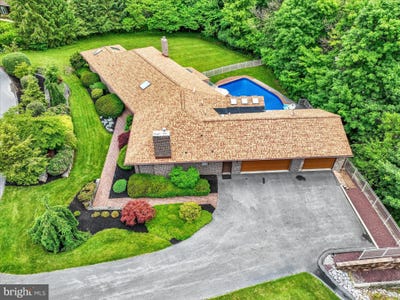 /international/us/167-n-strathcona-drive-york-pa-110108581871/