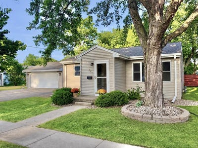 /international/us/564-oak-street-neenah-wi-110119654616/