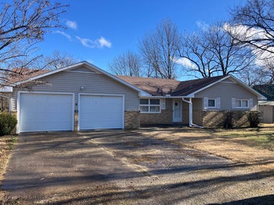 /international/us/602-s-larson-chanute-ks-110104624270/