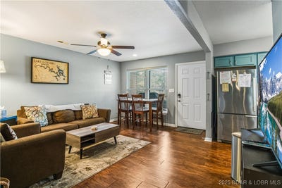 /international/us/40-lighthouse-road-lake-ozark-mo-110102885409/