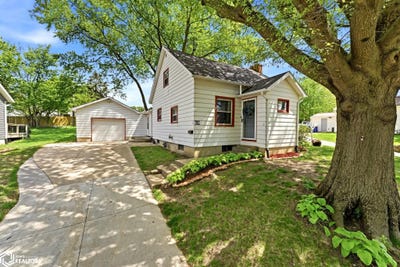 /international/us/608-s-ave-b-washington-ia-110107865993/