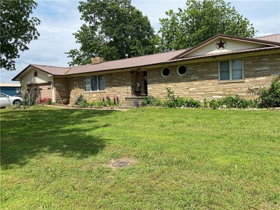 /international/us/924-west-avenue-lincoln-ar-110100000778/