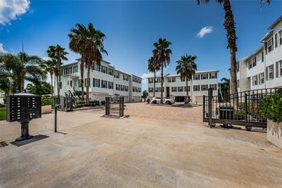 /international/us/7010-grevilla-avenue-s-south-pasadena-fl-110109465893/