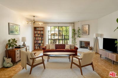 /international/us/1539-greenfield-ave-los-angeles-ca-110108666186/