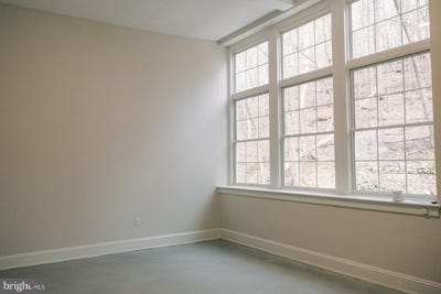 /international/us/2631-mount-road-aston-pa-110105343906/