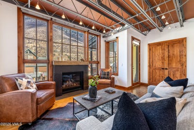 /international/us/421-main-street-minturn-co-110105733521/