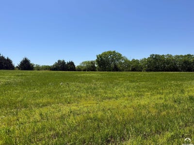 /international/us/1040-se-stanley-road-tecumseh-ks-110104237962/