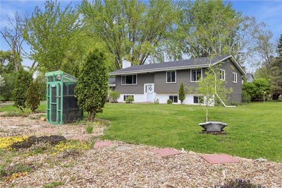 /international/us/4440-urbandale-court-n-plymouth-mn-110108090631/