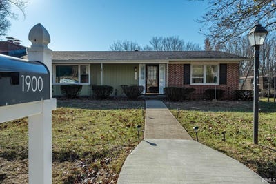 /international/us/1900-windsor-drive-bloomington-in-110108472068/