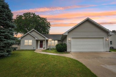 /international/us/2837-willard-ln-waukesha-wi-110109054320/