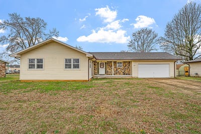 /international/us/1614-10th-street-west-plains-mo-110108028467/