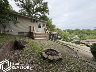 /international/us/1285-lakeshore-drive-brooklyn-ia-110108258787/