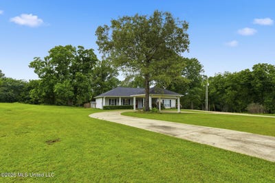 /international/us/512-stokes-road-ridgeland-ms-110108612327/