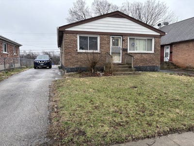 /international/us/16919-glen-oaks-drive-country-club-hills-il-110098344407/