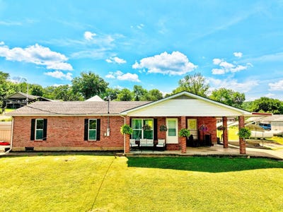 /international/us/18189-2nd-street-eminence-mo-110100878125/