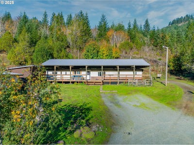 /international/us/15779-highway-42-myrtlepoint-or-110102194077/