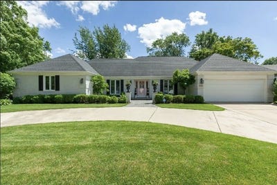 /international/us/1010-thunderbird-lane-naperville-il-110108910040/