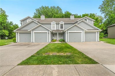 /international/us/6033-ne-moonstone-drive-lee-s-summit-mo-110105388127/