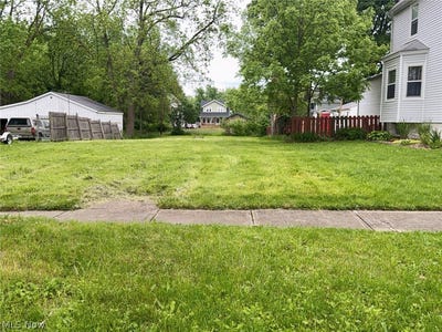 /international/us/222-wooster-street-elyria-oh-110108567627/