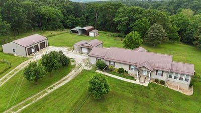 /international/us/25-golden-ponds-road-urbana-mo-110097964216/