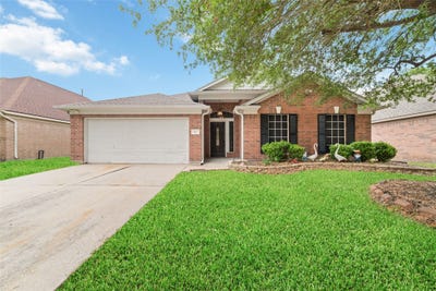 /international/us/923-n-sky-drive-houston-tx-110108423700/