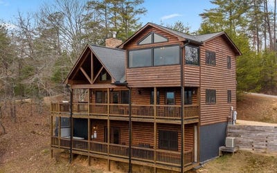 /international/us/13-camden-way-mineral-bluff-ga-110108385191/