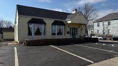 /international/us/221-n-broadway-georgetown-ky-110098085976/