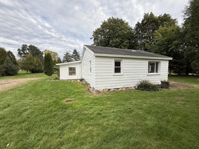 /international/us/305-e-elizabeth-street-albion-mi-110120021494/