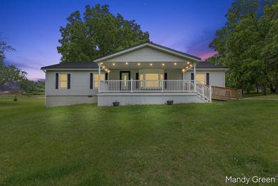 /international/us/518-n-williams-street-carson-city-mi-110109082926/