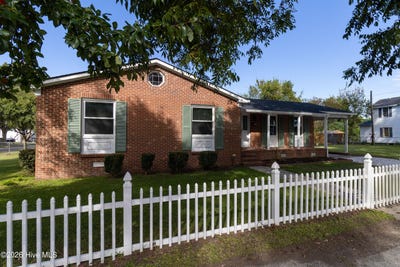 /international/us/124-w-albemarle-street-edenton-nc-110120487340/