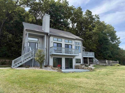 /international/us/125-cogan-drive-galena-il-110102406744/