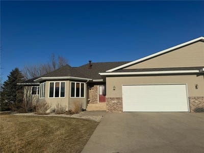 /international/us/105-priscilla-court-mankato-mn-110106440267/