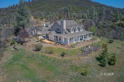 /international/us/9901-state-highway-3-hayfork-ca-110098401980/