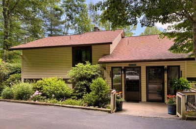 /international/us/1904-highlands-mountain-club-drive-lot-1904-highlands-nc-110100678097/