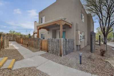 /international/us/2210-miguel-chavez-road-santa-fe-nm-110106760639/