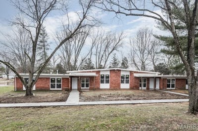 /international/us/464-hill-drive-court-eureka-mo-110101657863/