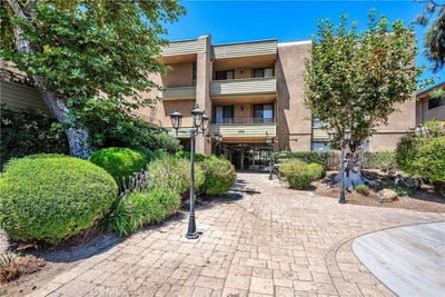 /international/us/16866-kingsbury-granada-hills-ca-110108914647/