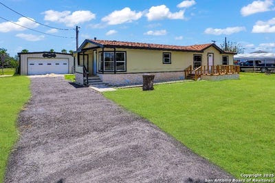 /international/us/106-cr-5600-castroville-tx-110097505952/
