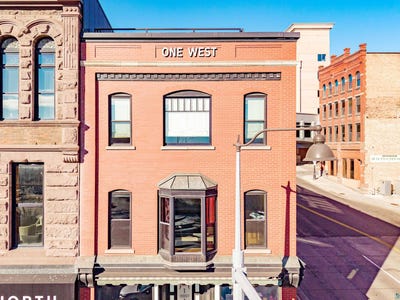 /international/us/1-n-lake-ave-duluth-mn-110107985011/