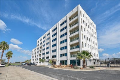 /international/us/901-n-upper-broadway-street-corpus-christi-tx-110106177752/