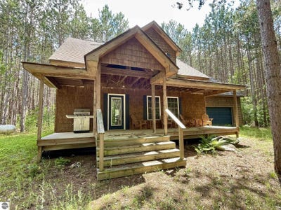 /international/us/14405-king-road-thompsonville-mi-110101125417/?lang=en