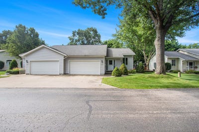 /international/us/1067-aspen-drive-norton-shores-mi-110100449208/