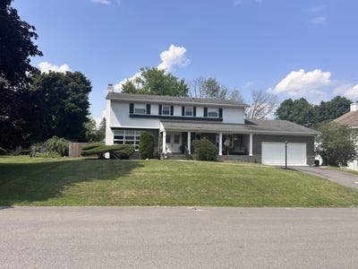 /international/us/4-ridgewood-drive-plattsburgh-ny-110100723906/